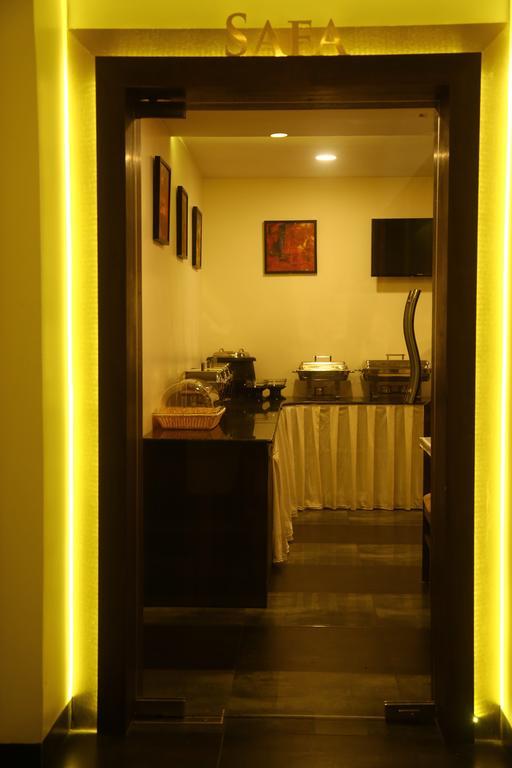 The Spin Hotel Chennai Exterior foto
