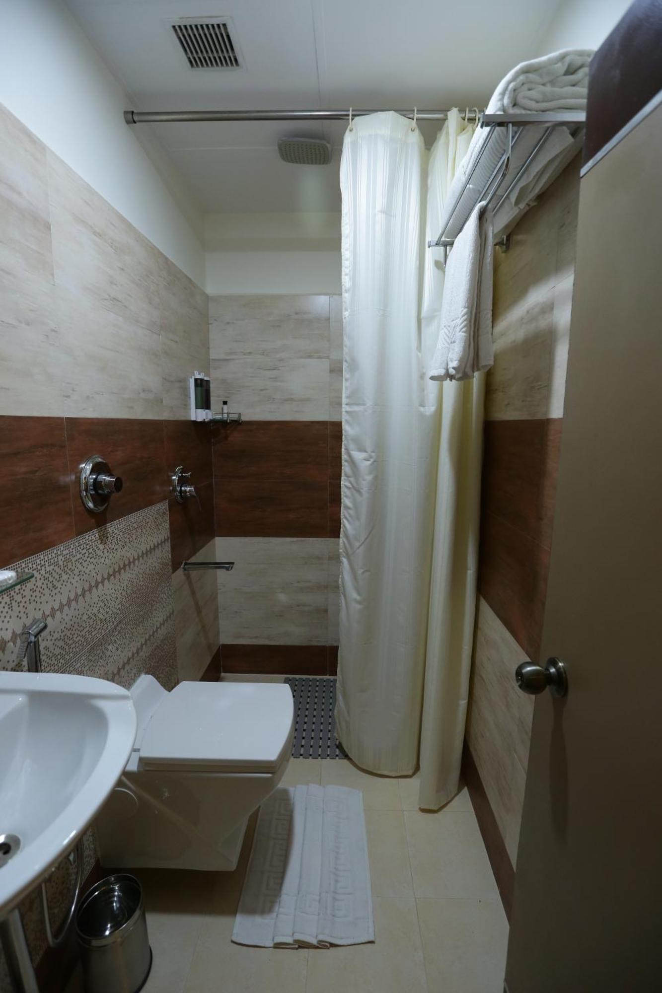 The Spin Hotel Chennai Exterior foto