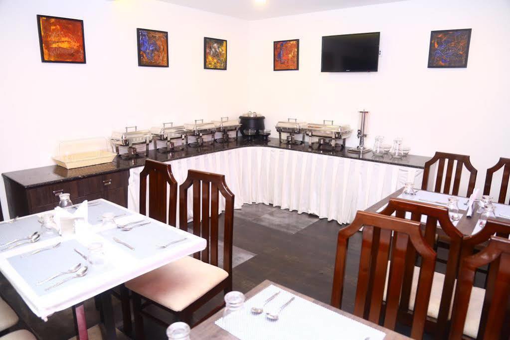 The Spin Hotel Chennai Exterior foto
